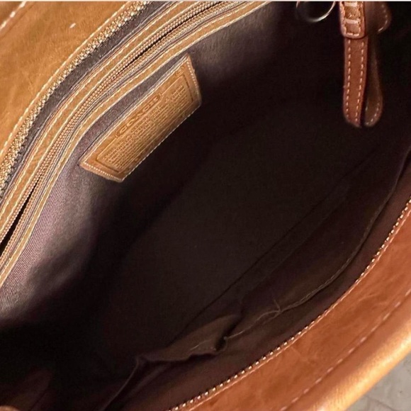 Coach Vintage (2004) Elegant Brown Leather Tote Bag - Picture 5 of 8